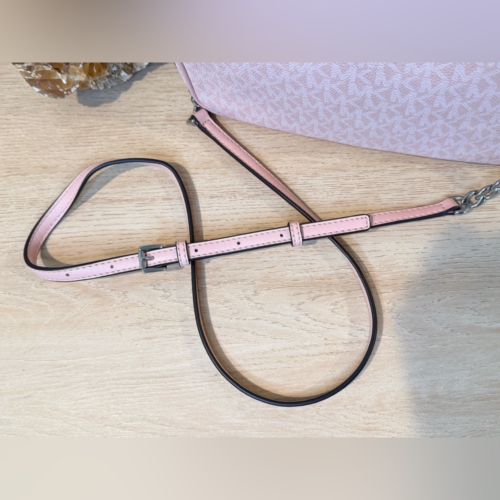 Michael Kors Pink Logo Crossbody Bag Saffiano Leather Camera Bag Like New - Picture 4 of 9